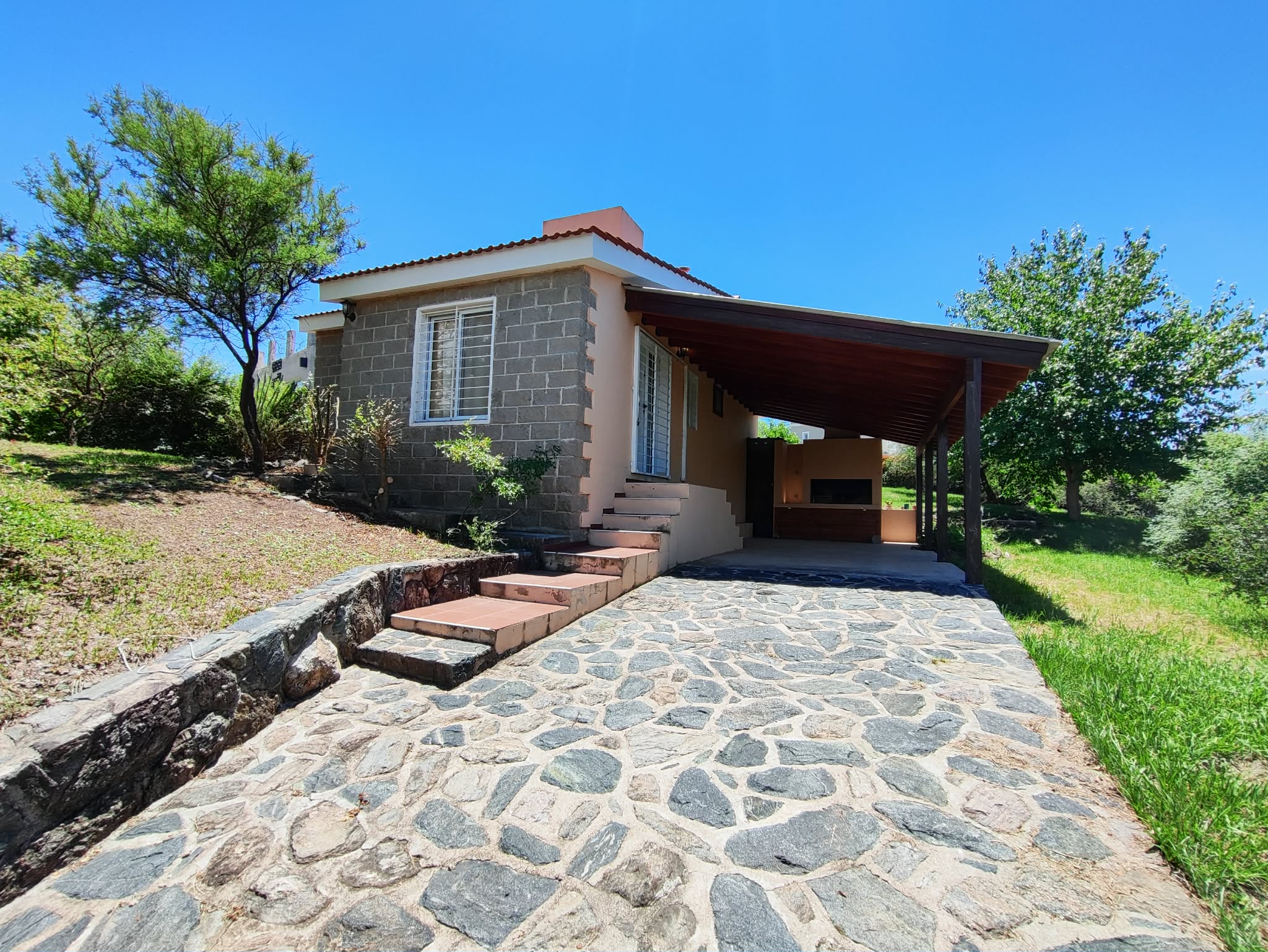 CASA EN VENTA EN BARRIO CERRADO