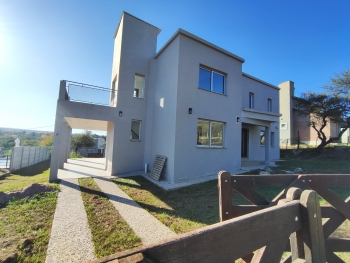 CASA EN ALQUILER ANUAL EN BARRIO CERRADO, MAYU SUMAJ, CORDOBA