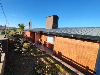 CHALET CON PILETA EN VENTA EN BARRIO CERRADO, MAYU SUMAJ, CORDOBA