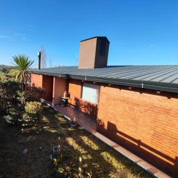CHALET CON PILETA EN VENTA EN BARRIO CERRADO, MAYU SUMAJ, CORDOBA