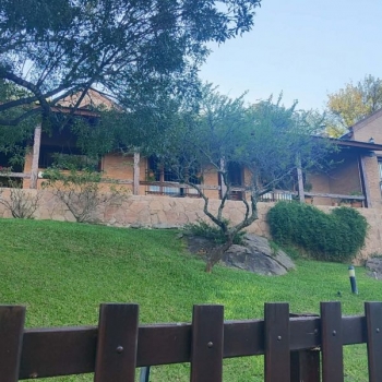 CHALET DE CATEGORIA EN CUESTA BLANCA, CORDOBA